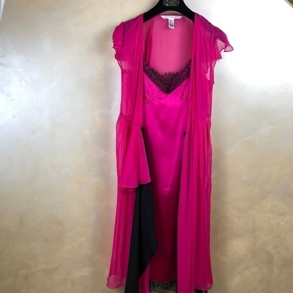 DVF Fuscha Silk Chiffon wrap dress with Silk satin slip - Picture 2 of 10